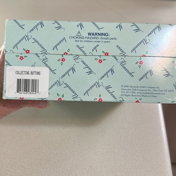 Madame Alexander Collecting Buttons 8” doll in box - Picture 8 of 8